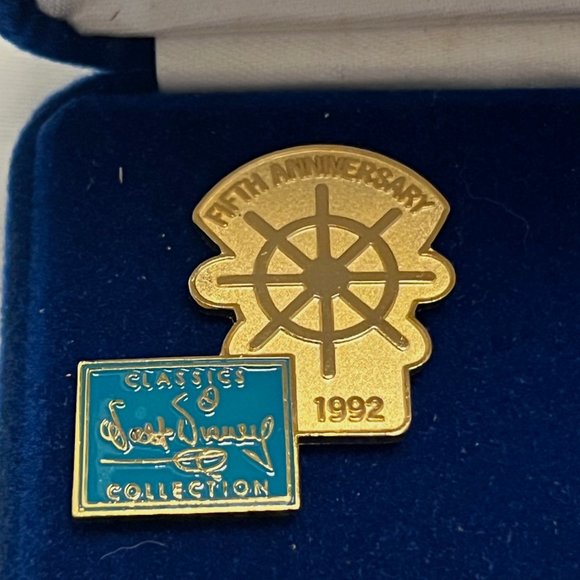 1997 Walt Disney Classics Collection (WDCC) - 5 Pin Set - Fifth Anniversary - Picture 5 of 10